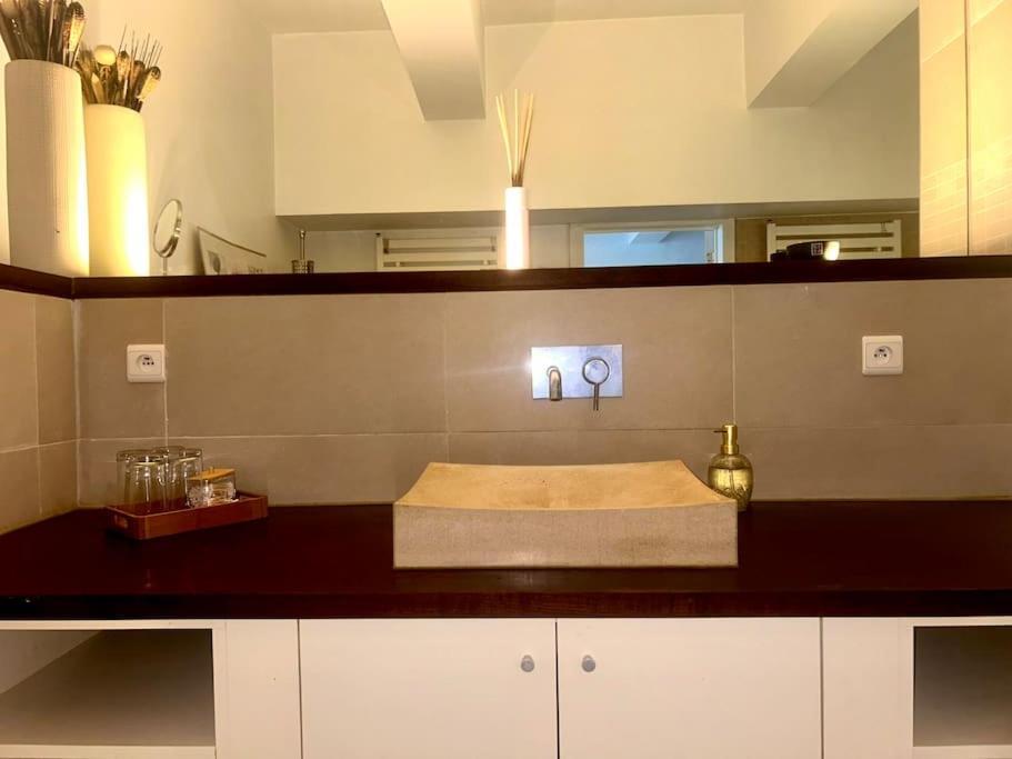 Down Town Spacious Duplex With Private Parking & Game Room Βρυξέλλες Εξωτερικό φωτογραφία